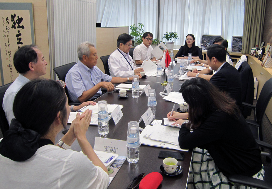 武田病院長らと意見交換の様子