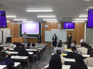 4年生新学期ガイダンスの一コマ