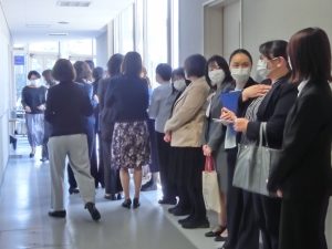 R5看護学科2年生新学期ガイダンス教員紹介順番待ち